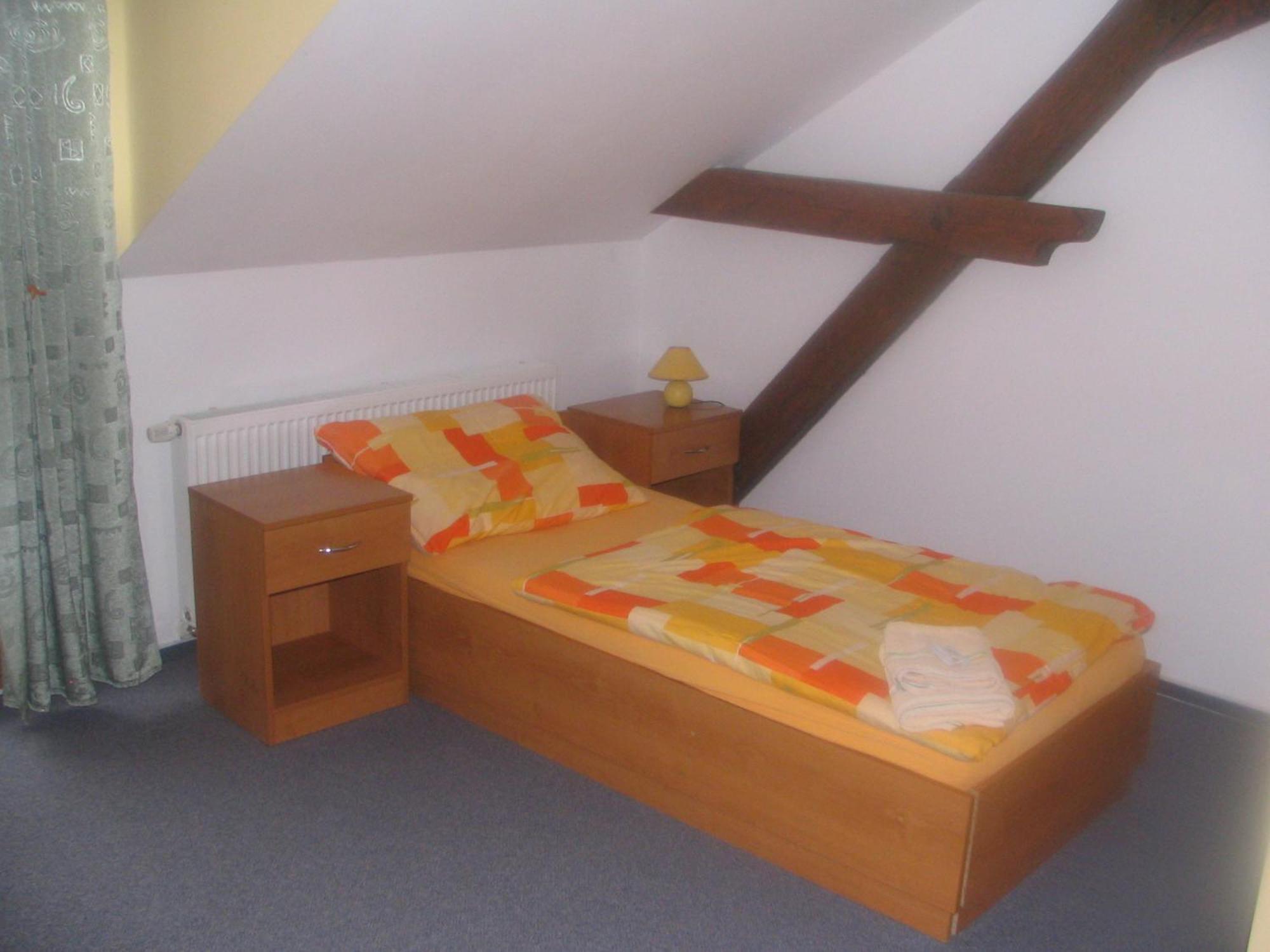 Hradec Králové 斯梅坦努斯塔特科宾馆酒店 外观 照片